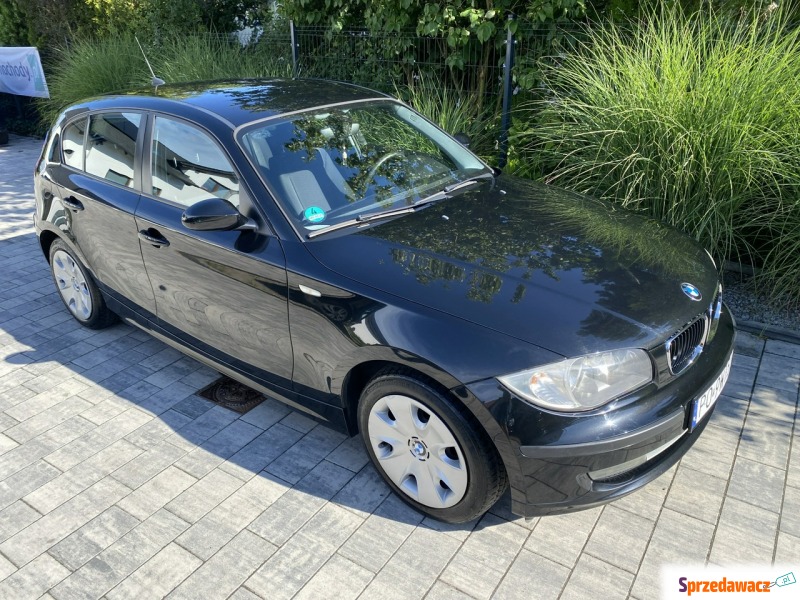 BMW Seria 1  Hatchback 2009,  1.6 benzyna - Na sprzedaż za 19 999 zł - Poznań