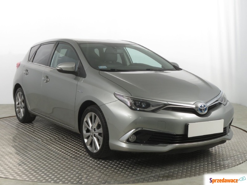 Toyota Auris  Hatchback 2016,  1.8 benzyna - Na sprzedaż za 55 999 zł - Katowice