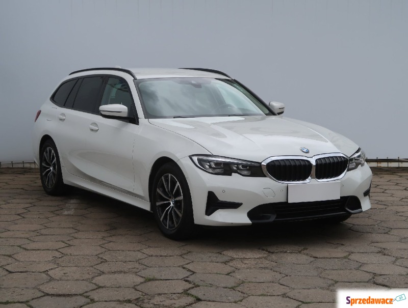 BMW Seria 3  Kombi 2021,  2.0 benzyna - Na sprzedaż za 105 690 zł - Łódź
