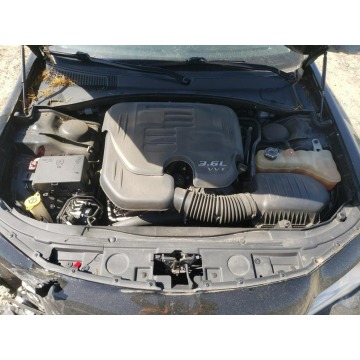 Chrysler 300C  Sedan/Limuzyna 2016,  3.6 benzyna, automat - Na sprzedaż za 23 124 zł - Katowice - zdjęcie 10