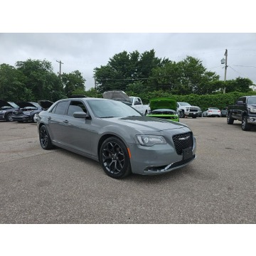 Chrysler 300C  Sedan/Limuzyna 2019,  3.6 benzyna, automat - Na sprzedaż za 71 340 zł - Katowice - zdjęcie 2