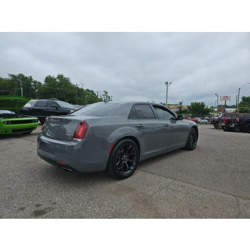 Chrysler 300C  Sedan/Limuzyna 2019,  3.6 benzyna, automat - Na sprzedaż za 71 340 zł - Katowice - zdjęcie 3