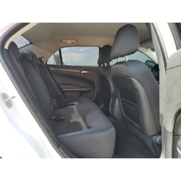 Chrysler 300C  Sedan/Limuzyna 2019,  3.6 benzyna, automat - Na sprzedaż za 31 980 zł - Katowice - zdjęcie 8