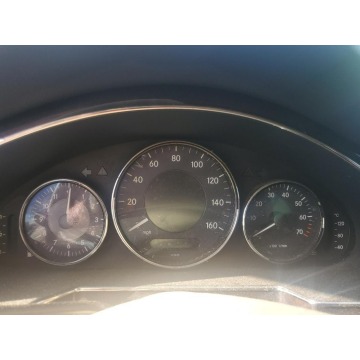 Mercedes - Benz CLS-klasa  Coupe/Sportowy 2008,  5.5 benzyna, automat - Na sprzedaż za 6 150,00 zł - Katowice - zdjęcie 10