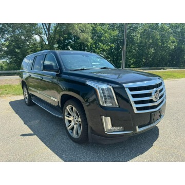 Cadillac Escalade  SUV 2015,  6.2 benzyna, automat - Na sprzedaż za 67 404 zł - Katowice - zdjęcie 2