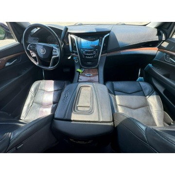 Cadillac Escalade  SUV 2015,  6.2 benzyna, automat - Na sprzedaż za 67 404 zł - Katowice - zdjęcie 5