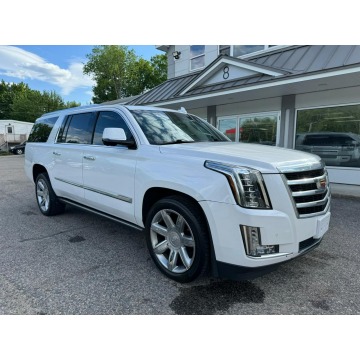 Cadillac Escalade  SUV 2016,  6.2 benzyna, automat - Na sprzedaż za 72 324 zł - Katowice - zdjęcie 2