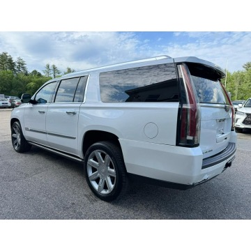Cadillac Escalade  SUV 2016,  6.2 benzyna, automat - Na sprzedaż za 72 324 zł - Katowice - zdjęcie 3