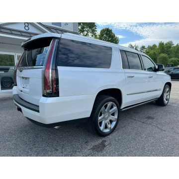 Cadillac Escalade  SUV 2016,  6.2 benzyna, automat - Na sprzedaż za 72 324 zł - Katowice - zdjęcie 4