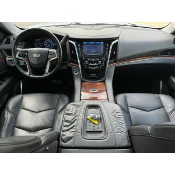 Cadillac Escalade  SUV 2016,  6.2 benzyna, automat - Na sprzedaż za 72 324 zł - Katowice - zdjęcie 5