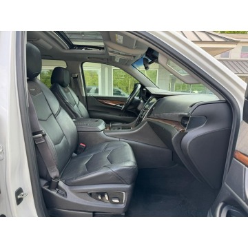 Cadillac Escalade  SUV 2016,  6.2 benzyna, automat - Na sprzedaż za 72 324 zł - Katowice - zdjęcie 6