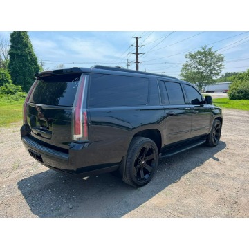 Cadillac Escalade  SUV 2017,  6.2 benzyna, automat - Na sprzedaż za 92 004 zł - Katowice - zdjęcie 4