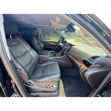 Cadillac Escalade  SUV 2017,  6.2 benzyna, automat - Na sprzedaż za 92 004 zł - Katowice - zdjęcie 6