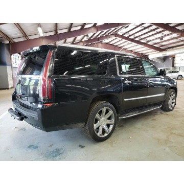 Cadillac Escalade  SUV 2019,  6.2 benzyna, automat - Na sprzedaż za 83 394 zł - Katowice - zdjęcie 4