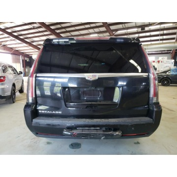 Cadillac Escalade  SUV 2019,  6.2 benzyna, automat - Na sprzedaż za 83 394 zł - Katowice - zdjęcie 5