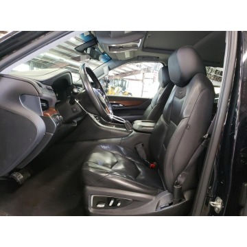 Cadillac Escalade  SUV 2019,  6.2 benzyna, automat - Na sprzedaż za 83 394 zł - Katowice - zdjęcie 8