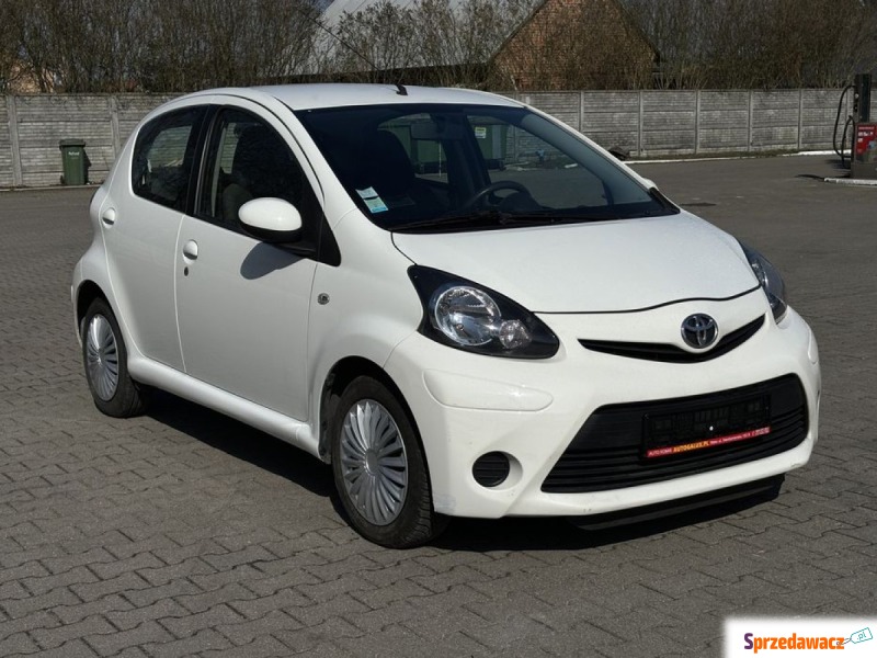 Toyota Aygo  Hatchback 2012,  1.0 benzyna - Na sprzedaż za 18 600 zł - Nisko