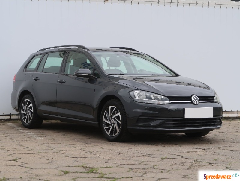 Volkswagen Golf  Kombi 2020,  1.0 benzyna - Na sprzedaż za 45 999 zł - Łódź