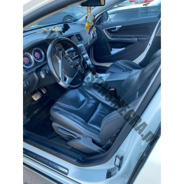 Volvo V60 2011,  2.0 diesel, automat - Na sprzedaż za 54 300 zł - Skoczów - zdjęcie 6