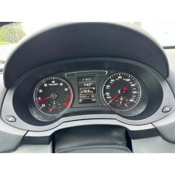 Audi Q3  SUV 2017,  2.0 benzyna, automat - Na sprzedaż za 35 301 zł - Katowice - zdjęcie 12