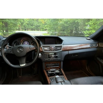 Mercedes - Benz E-klasa  Sedan/Limuzyna 2010,  5.5 benzyna, automat - Na sprzedaż za 37 146 zł - Katowice - zdjęcie 5