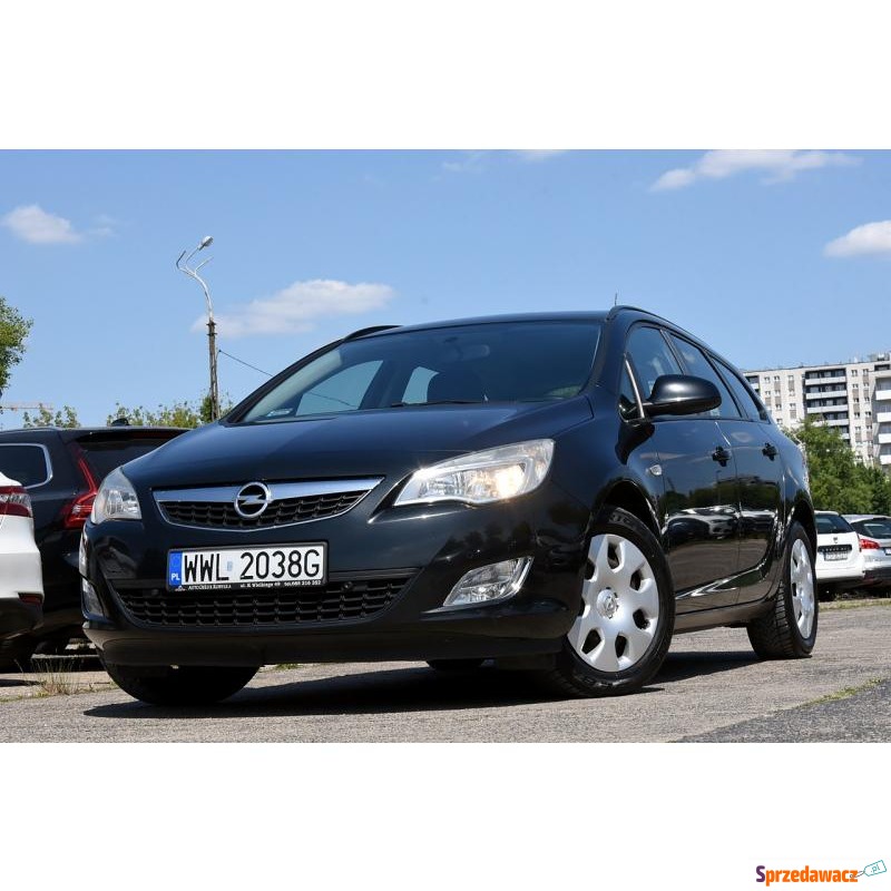 Opel Astra  Kombi 2012,  1.4 benzyna - Na sprzedaż za 22 999 zł - Warszawa