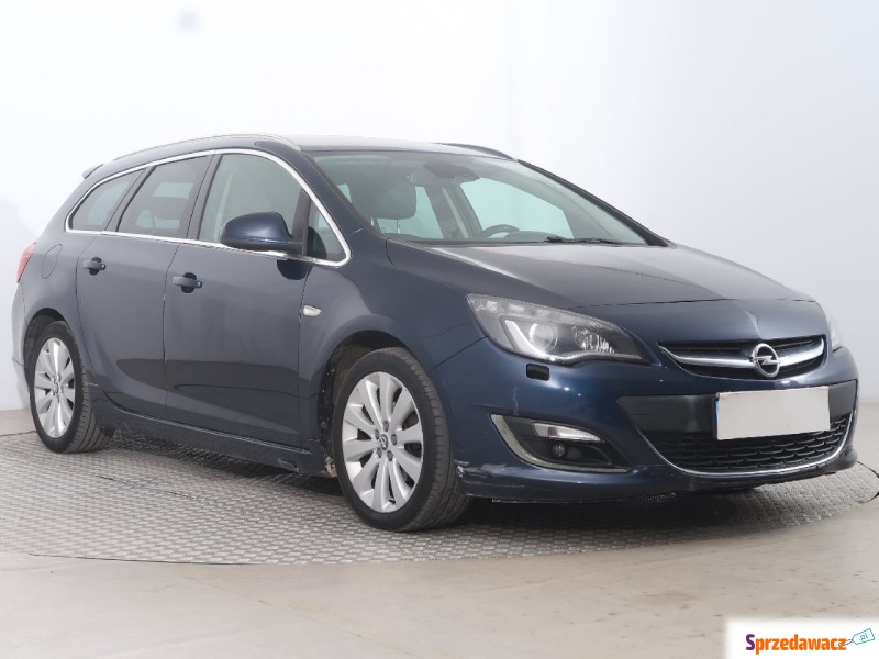 Opel Astra  Kombi 2011,  1.4 benzyna+LPG - Na sprzedaż za 31 999 zł - Zabrze