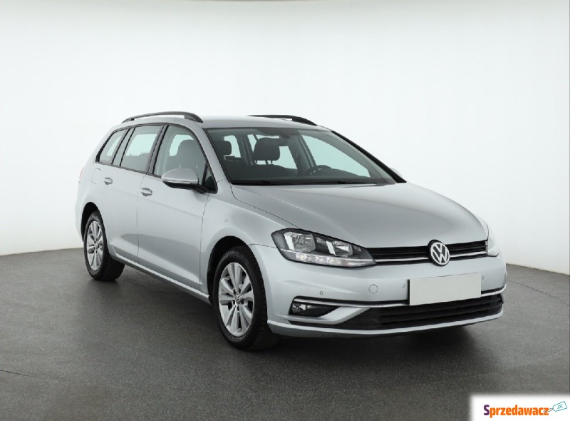 Volkswagen Golf  Kombi 2020,  1.5 benzyna - Na sprzedaż za 53 657 zł - Piaseczno