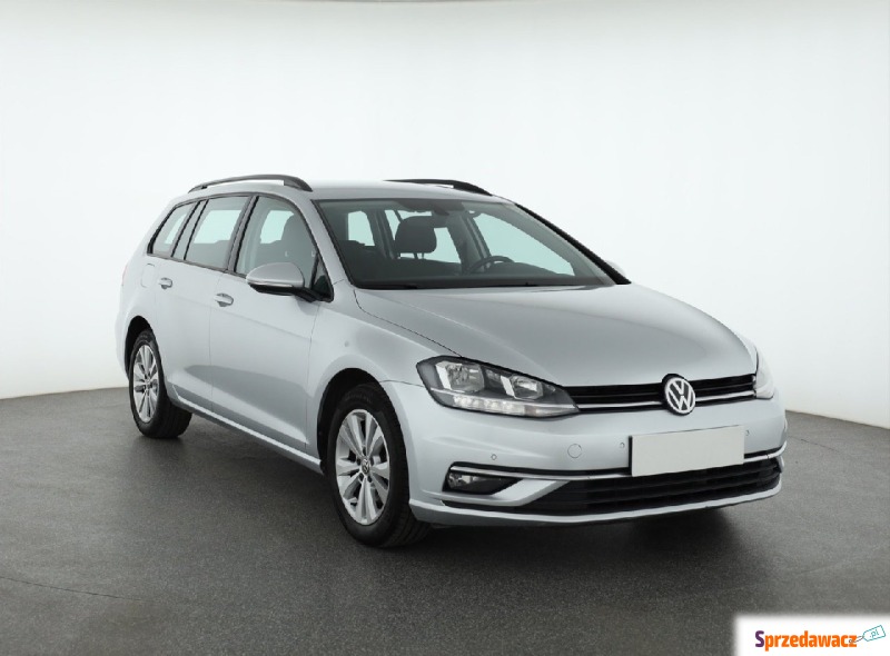 Volkswagen Golf  Kombi 2020,  1.5 benzyna - Na sprzedaż za 53 657 zł - Piaseczno