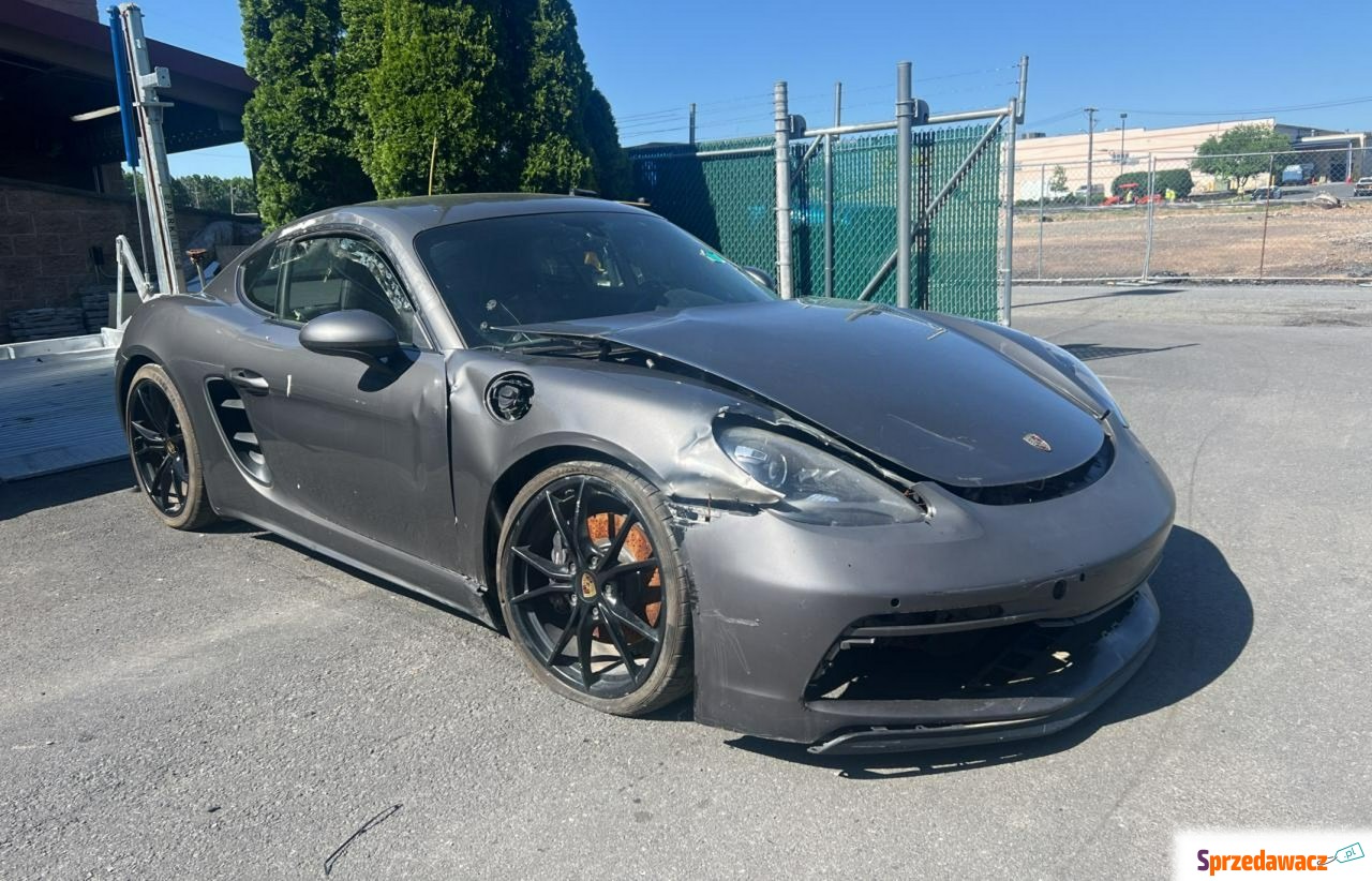 Porsche Cayman 2019