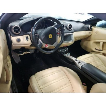 Ferrari California  Kabriolet 2010,  4.3 benzyna, automat - Na sprzedaż za 216 480 zł - Katowice - zdjęcie 8