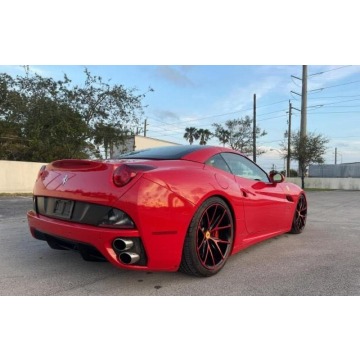 Ferrari California  Kabriolet 2012,  4.3 benzyna, automat - Na sprzedaż za 462 480 zł - Katowice - zdjęcie 3