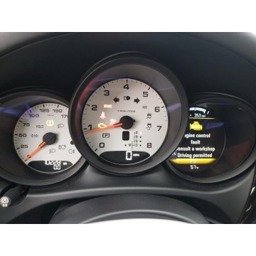 Porsche Macan  SUV 2017,  3.0 benzyna, automat - Na sprzedaż za 66 912 zł - Katowice - zdjęcie 12