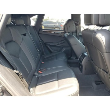 Porsche Macan  SUV 2019,  2.0 benzyna, automat - Na sprzedaż za 78 720 zł - Katowice - zdjęcie 9