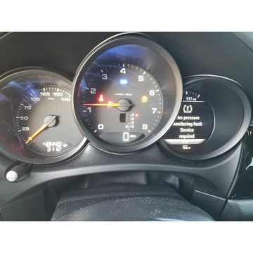Porsche Macan  SUV 2018,  2.0 benzyna, automat - Na sprzedaż za 59 040 zł - Katowice - zdjęcie 11