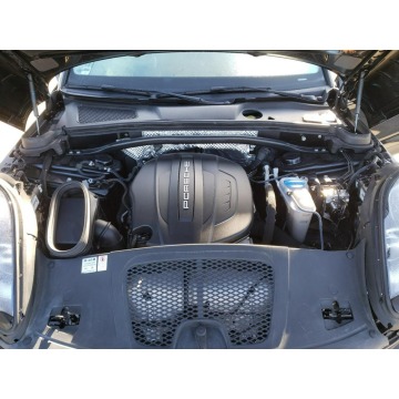 Porsche Macan  SUV 2018,  2.0 benzyna, automat - Na sprzedaż za 59 040 zł - Katowice - zdjęcie 12