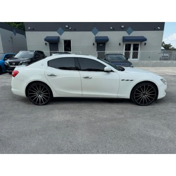 Maserati Ghibli  Sedan/Limuzyna 2019,  3.0 benzyna, automat - Na sprzedaż za 78 720 zł - Katowice - zdjęcie 8
