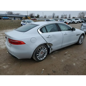 Jaguar XE  Sedan/Limuzyna 2017,  2.0 benzyna, automat - Na sprzedaż za 30 996 zł - Katowice - zdjęcie 4