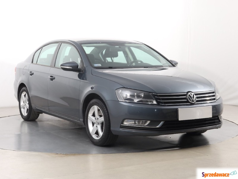 Volkswagen Passat  Liftback 2013,  1.4 benzyna - Na sprzedaż za 37 999 zł - Katowice