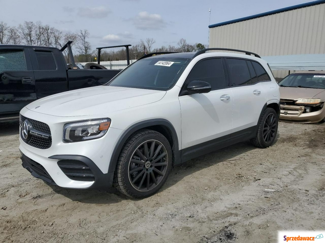 Mercedes - Benz GLB-klasa 2021