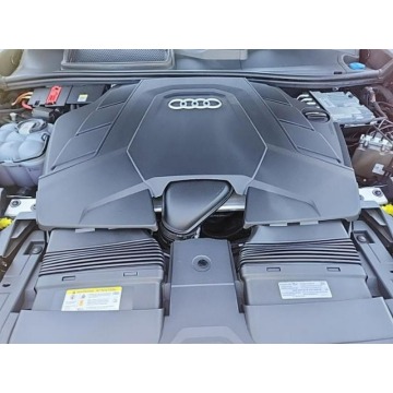 Audi Q8  SUV 2022,  3.0 benzyna, automat - Na sprzedaż za 246 000 zł - Katowice - zdjęcie 12