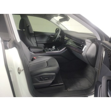 Audi Q8  SUV 2023,  3.0 benzyna, automat - Na sprzedaż za 322 260 zł - Katowice - zdjęcie 9