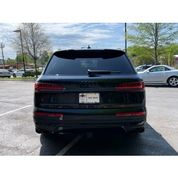 Audi SQ7  SUV 2023,  4.0 benzyna, automat - Na sprzedaż za 364 080 zł - Katowice - zdjęcie 5