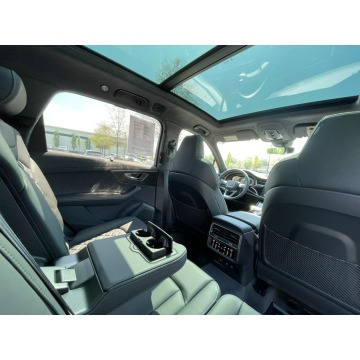 Audi SQ7  SUV 2023,  4.0 benzyna, automat - Na sprzedaż za 364 080 zł - Katowice - zdjęcie 10