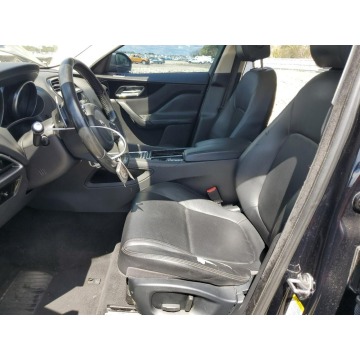 Jaguar F-PACE  SUV 2018,  2.0 benzyna, automat - Na sprzedaż za 41 820 zł - Katowice - zdjęcie 8