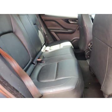 Jaguar F-PACE  SUV 2018,  2.0 benzyna, automat - Na sprzedaż za 41 820 zł - Katowice - zdjęcie 11