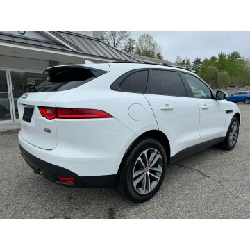 Jaguar F-PACE  SUV 2018,  2.0 benzyna, automat - Na sprzedaż za 51 660 zł - Katowice - zdjęcie 4