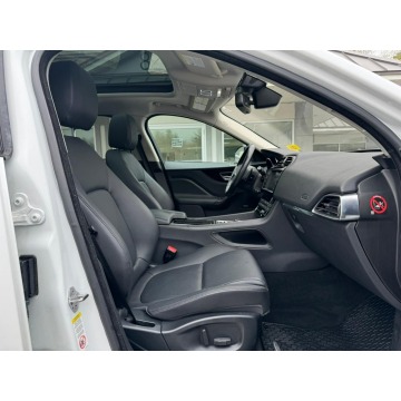 Jaguar F-PACE  SUV 2018,  2.0 benzyna, automat - Na sprzedaż za 51 660 zł - Katowice - zdjęcie 6