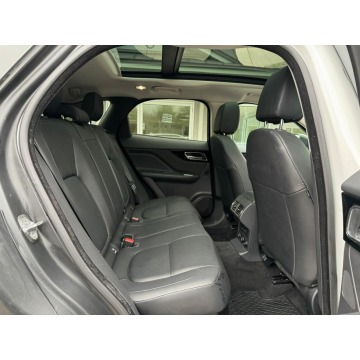 Jaguar F-PACE  SUV 2018,  2.0 benzyna, automat - Na sprzedaż za 51 660 zł - Katowice - zdjęcie 7
