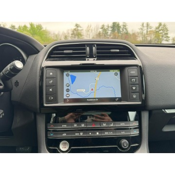 Jaguar F-PACE  SUV 2018,  2.0 benzyna, automat - Na sprzedaż za 51 660 zł - Katowice - zdjęcie 9